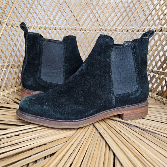 Clarks Suede Leather Chelsea Booties Boots Women's 8.5 Black‎ - Picture 1 of 9
